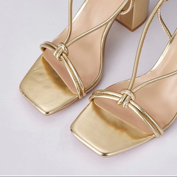 Gold chunky strapped heel - Picture 3 of 5